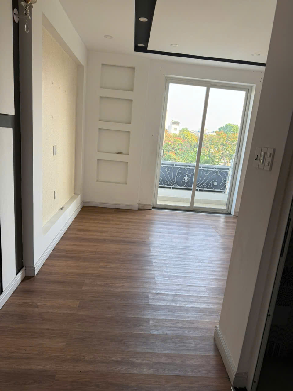 Bán nhà siêu đẹp 5x20m 1 trệt 3 lầu sân thượng MT Trịnh Quang Nghị Bình Chánh
