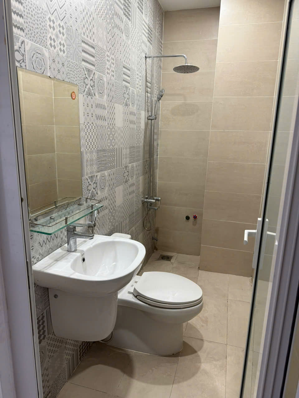 Bán nhà siêu đẹp 5x20m 1 trệt 3 lầu sân thượng MT Trịnh Quang Nghị Bình Chánh