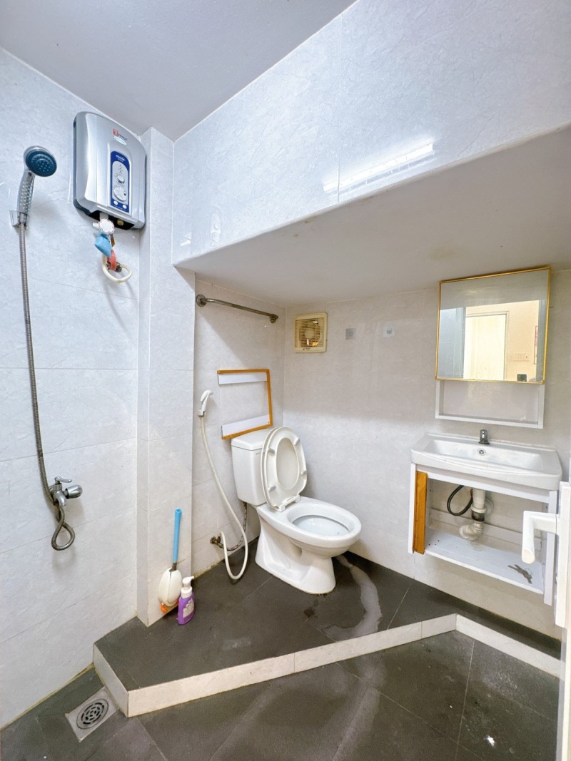 LÃNH BINH THĂNG Q11 HẺM 4M 28M2 2 TẦNG 2PN 2WC CHỈ 5.25 TỶ