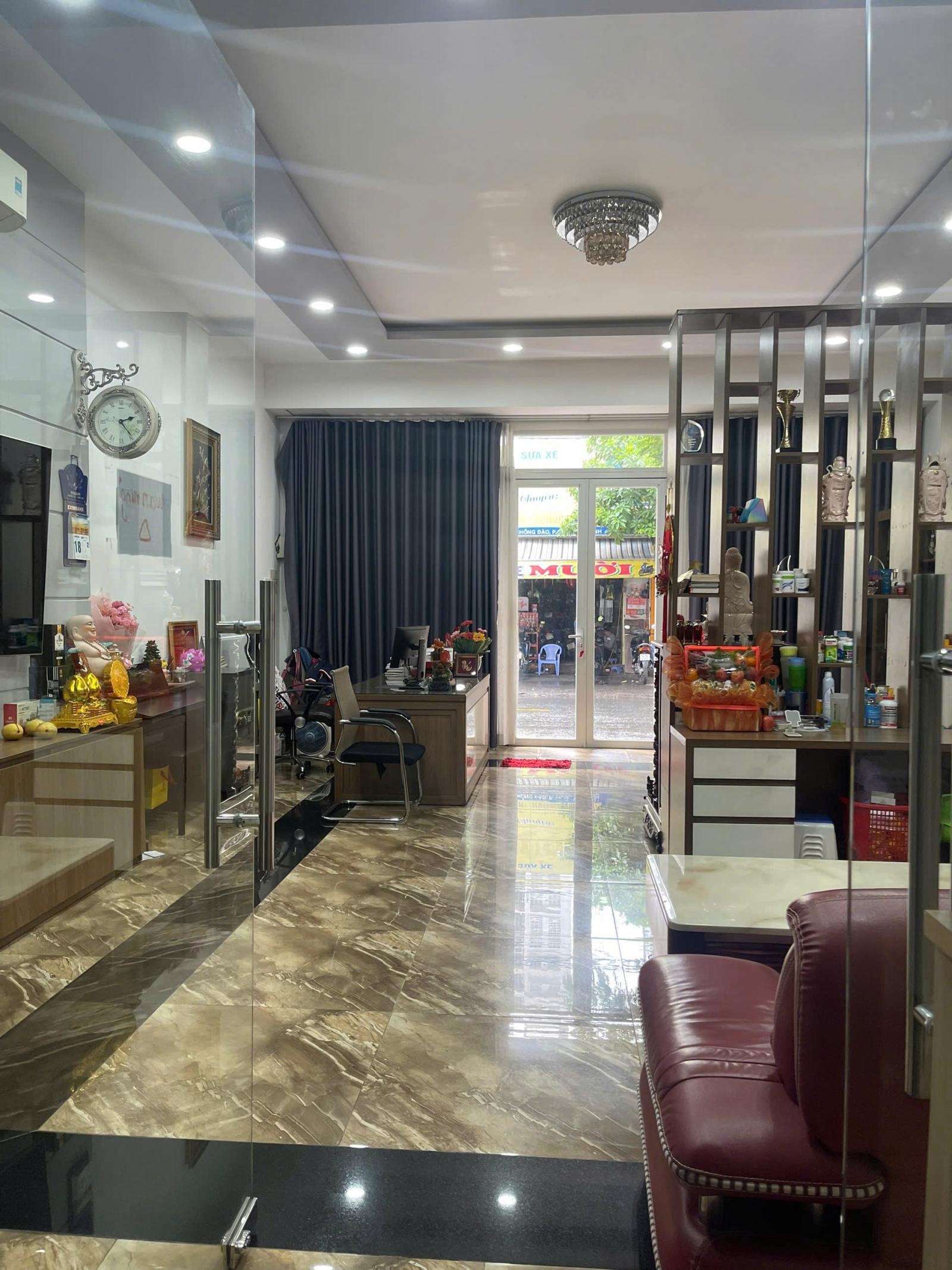 Nguyễn Hồng Đào, P14, Tân Bình 