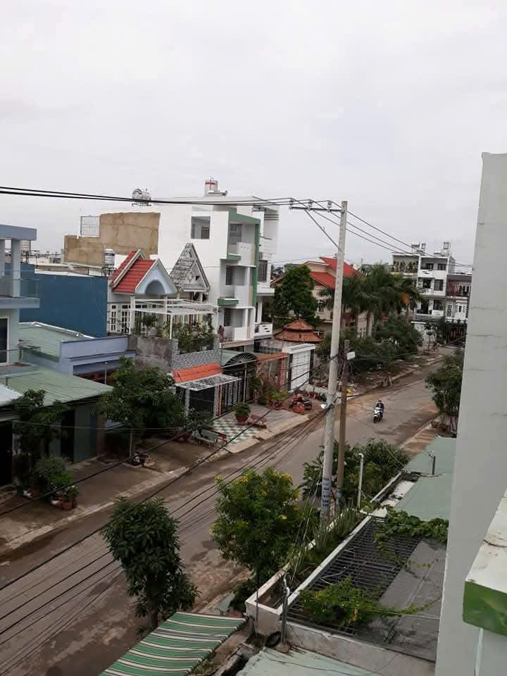 Bán nhà 1 trệt 2 lầu hẻm xe tải Phan Văn Hớn Bà Điểm Hóc Môn