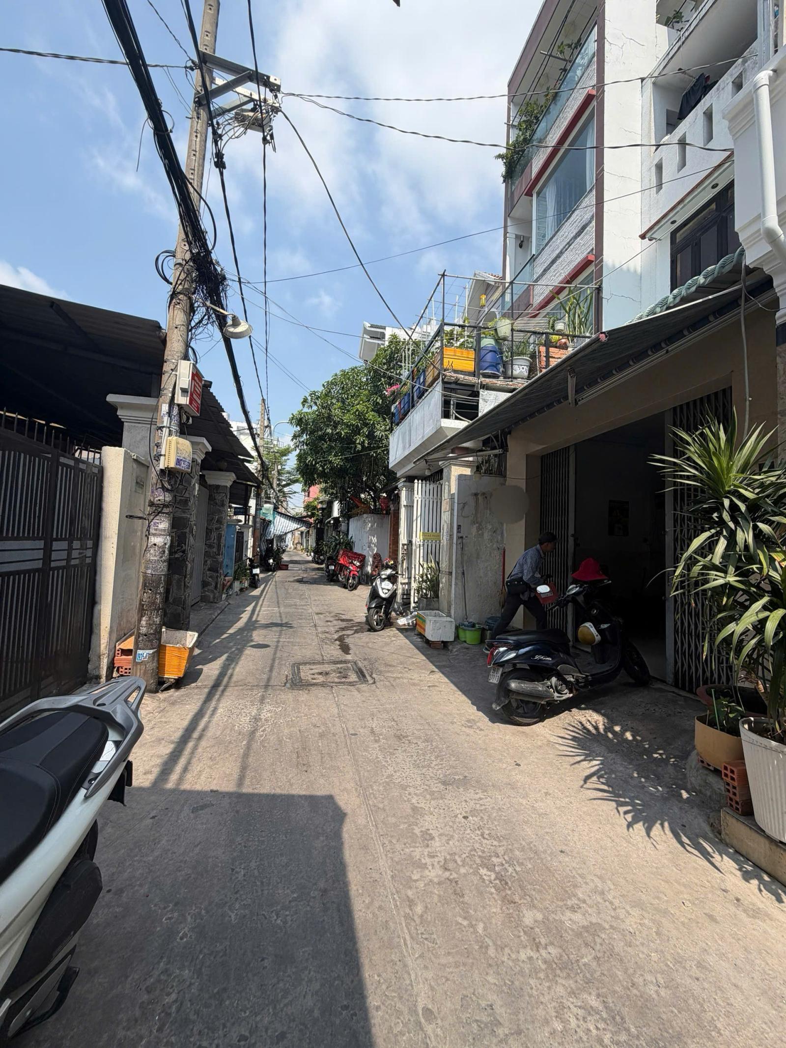 NHÀ MỚI 100% 4 TẦNG 72m² HXH - 5PN 6WC – GẦN AEON MALL TÂN PHÚ 