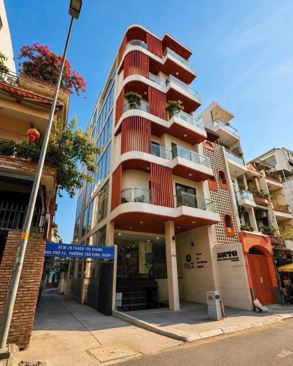 Bán toà nhà giá cực tốt ở Tân Định, Siêu Vị Trí