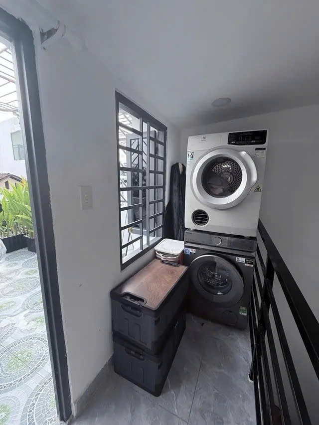 BÁN SIÊU PHẨM NHÀ 4 TẦNG CHỈ NHỈNH 3 TỶ SÁT AEON TÂN PHÚ 