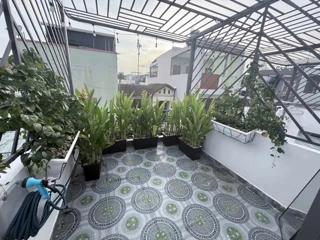 BÁN SIÊU PHẨM NHÀ 4 TẦNG CHỈ NHỈNH 3 TỶ SÁT AEON TÂN PHÚ 