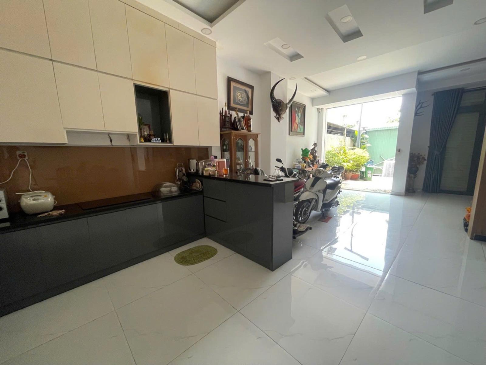 CHỦ GẤP BÁN HẠ 1 TỶ – NHÀ 4 TẦNG DT GẦN 120M² – KHU VIP THẠNH XUÂN – HXH 7M CÓ VỈA HÈ - 8 TỶ NHỈNH