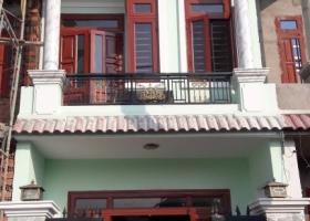 Cần bán gấp căn nhà, DT: 60m2, nằm ở gần ngã 5 Nguyễn Thị Tú, Hương Lộ 80 3390725