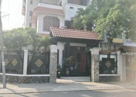 Định cư nước ngoài bán gấp biệt thự góc 2 MT đường Lâm Văn Bền, P. Tân Quy, Quận 7 3543543