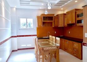 Nhà sát chợ giá chợ chất lượng trung tâm thương mại HXH 5430720