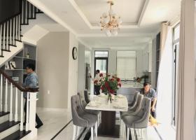 Cần bán gấp villa tại đường Nguyễn Ư Dĩ, P.Thảo Điền, Q2, diện tích 679m2, 55.2 tỷ thương lượng 5510558