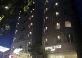 Bán khách sạn đường Lê Thánh Tôn Q.1. DT: 9 x22m, hầm 10 lầu,Giá 650 tỷ 5907400