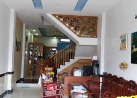 Định cư cần bán gấp Biệt thự Lạc Long Quân, q.11, DT:7x7m, chỉ 8 tỷ 2, LH: 0915190011 6936728