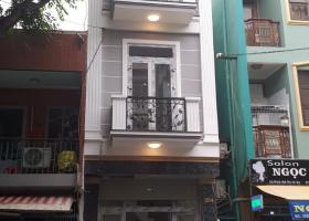 Bán nhà HXH 101 đường Nguyễn Chí Thanh, phường 9, Quận 5, DT 8x20m, trệt, 2 lầu 6982984