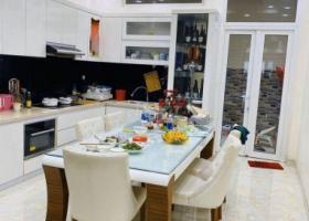 Xoay tiền cần bán gấp biệt thự 2 mặt tiền hẻm xe tải Âu Cơ, DT khủng: 7.5x13m, chỉ 9 tỷ 6, LH: 0915190011 6997514