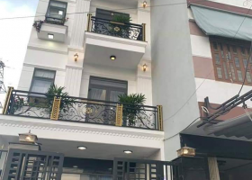 Cần tiền bán gấp nhà Mặt tiền P.1, Q.6, Cao Văn Lầu, DT: 4x16m, chỉ với 17 tỷ 2, LH: 0915190011 7002591