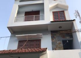 Mặt tiền 2 lầu Q5 giá 7.5 tỷ. Thuê 20 triệu/tháng. 7419506