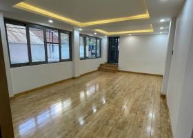 Bán nhà góc 2MT đường Trần Hưng Đạo, giáp Quận 1, DT (5.6x17m) 4 tầng mới, nội thất cao cấp 7456903