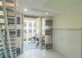 Chính chủ gửi bán gấp nhà hẻm 180 Bùi Văn Ba P. Tân Thuận Đông Quận 7. 7977254