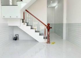 BÁN NHÀ GẤP 1 TRỆT 2 LẦU . SỔ HỒNG CHÍNH CHỦ 7981734