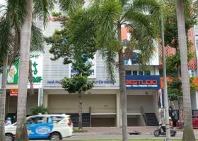 Cần tiền bán tòa nhà 3 căn hợp khối mặt tiền Nguyễn Thị Thập Vip nhất khu Him Lam, Quận 7, DT 15X20m sổ hồng, giá cực tốt 8033022