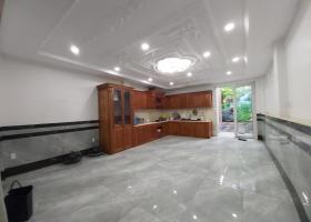 Mặt tiền 7 tầng, kinh doanh đa ngành nghề, thang máy, 600m2 DTSD, 5x31 Gấp bán LH 0909817567 8265778