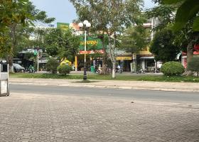 Chính chủ cần bán gấp nhà hàng tiệc cưới 74 Đ.D9 Tây Thạnh, Tân Phú. 8351427