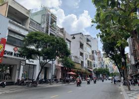 Gia đình cần bán 3 căn nhà mặt tiền đường Nguyễn Trãi, Phường Bến Thành Q1. Diện tích mỗi căn 4x20. Giá thương lượng. 8351979