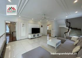 Bán biệt thự nam thiên 3,phú mỹ hưng,có hồ bơi,nhà như hình 19*20m2,106 tỷ.Lh 0903920635 8356689