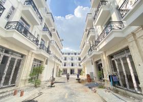 Nhà mới 100% thích hợp cho gia đình 4 - 6 người ở đường Hà Huy Giáp _ Nguyễn Oanh, trục đường sân bay. 8368546
