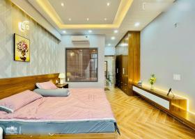 Bán nhà MT Lê Hồng Phong Quận 10 DT:4.5x16m giá chỉ 22 tỷ 3 lầu(HĐ thuê 40tr/Th) 8486525
