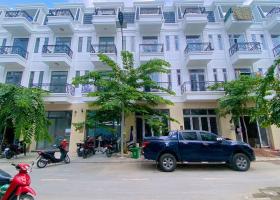 Chính chủ cần bán gấp căn nhà gần chợ đường Hà Huy Giáp q12. 8528101