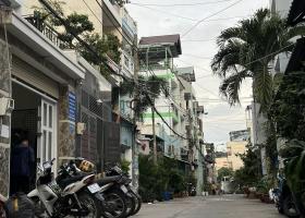 Gấp bán nhà Nguyễn Văn Quá, 4PN, HXH đánh võng 8m, 100m là mặt tiền đường LH 0909817567 8563721