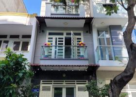 Cần bán gấp nhà 3 lầu HXH Lê Thị Hồng, Khu căn cứ K26, P17 DT 4,5 x 15m, giá 9 tỷ 8646102