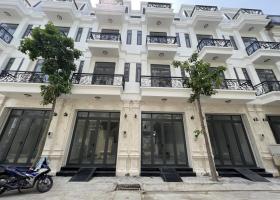 Bán nhà Nguyễn Văn Yến, quận Tân Phú, DT 320m2, 4 tầng, SHR,gần chợ,siêu thị 8653522