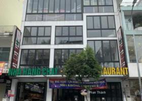 Cần bán nhà mặt tiền Hai Bà Trưng, P8, Quận 3. DT (8 x 18)m - trệt 5 tầng 8720526