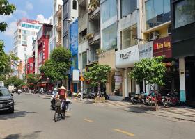 Bán nhà có khuôn đất cực kỳ lớn mặt tiền đường Nguyễn Trãi, phường 3, Quận 5. DT: 15*21m 8776672