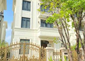 Bán biệt thự Vip Vinhome Bason xa hoa nhất Sài Gòn , DT 10x22m nhà nội thất Italia giá rẻ 160 tỷ 8806474