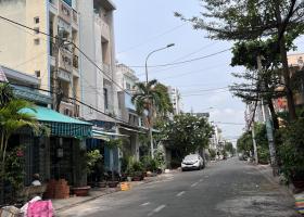 Càn bán nhà mặt tiền nội bộ đường rộng 13m đường Lê Lâm, 4x18m, 4 Lầu ở liền 8890248