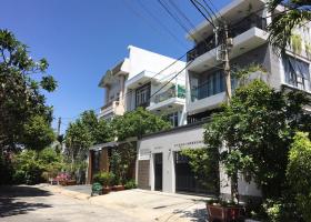 Đất biệt thự view sông Saigon, dt:220m2, giá 100tr/m2. LH:0931303688 8952032