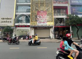 Ngộp bank bán nhà Nguyễn Cửu Vân, Q. Bình Thạnh DT: 8m x 18m. Giá chỉ 24 tỷ 8987251