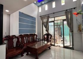 Về quê, bán gấp nhà mới, đẹp 2 tầng sát mặt tiền Đông Hưng Thuận 11 , 2.99 tỷ. TL  9025292